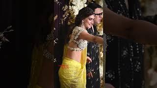 UNCUT : Kriti Sanon for Manish Malhotra Diwali Party | ProMedia