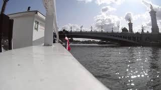 3 minutes navigating the Sena river in Paris France in high speed