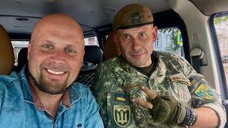 Олексій Тритенко ще той водій: і до дівчат по залицяється і пожартує.