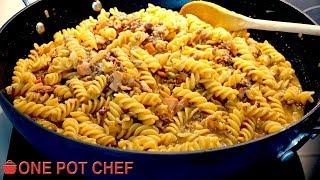 One Pot Cheesy Beef and Bacon Pasta | One Pot Chef