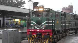 Lahore Railway Station || Railfanning At The Biggest Junction Of Pakistan In Rain ||