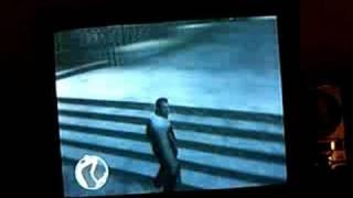 gta 4 : *glitch* Niko inside the stairs!