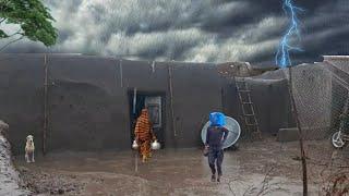 Heavy Rain in Village Pure Mud House||Rain in Punjab Pakistan