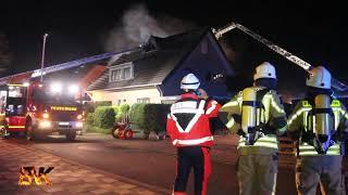 Brand eines Einfamilienhauses - Großeinsatz in Tönisvorst