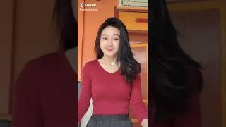 gadis berkumis pamer bodi dan skil memikat pria