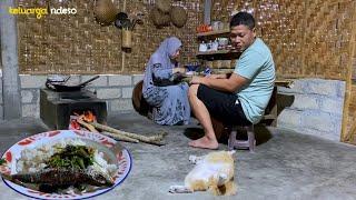 suasana hujan di kampung, tumis kangkung saus tiram,pindang goreng, sarapan berdua,masakan desa