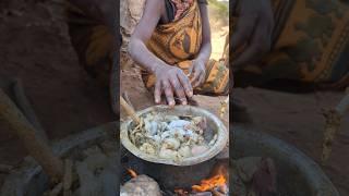 So delicious ‼️ This is how hadzabe cooks their breakfast #hadzabetribe #food