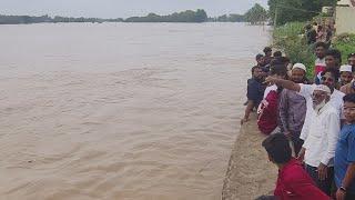 Gokak flood | Anjuman Islam Gokak ke president Javed bhai Gokak Awati galli me Nadi ke Pani ka jaiza