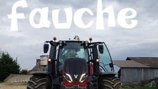 fauche avec un valtra T175