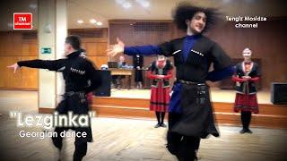 "Lezginka", Caucasian dance. "Lezginka", danza caucásica. "Лезгинка", кавказский танец.