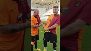 Sneijder imzalı forma hediye ediyorum! Kazanmak için beni takip edin ve bu videoya yorum yapın.