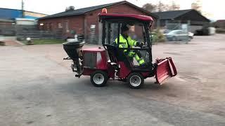 Redskapsbärare med klippdäck vikplog sandspridare