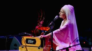 Snatam Kaur - Ong Namo (Live in Barcelona)