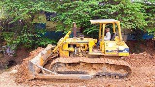 Great Team Work Fullvideo Land fill up Processing Dump truck with DOZER KOMATSU Push soil clear Land