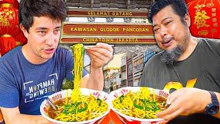 Chinatown Jakarta FOOD HEAVEN!! 10 Indonesian STREET FOODS in Glodok, Indonesia!