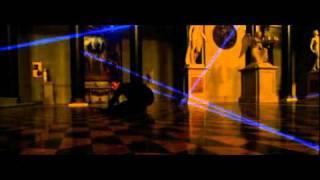 laser dance by vincent cassel in ocean's 12