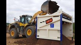 Humus-Aufbereitung mit Siebanlage SBR 4 und Komatsu WA 470