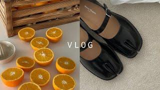 WEEKLY VLOG | London Moments, Fresh OJ & April Monthly Favourites