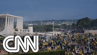 Veja momento em que criminosos invadem o Palácio do Planalto