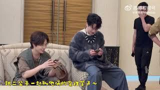 2023-11-06棟樑新浪微博-您好星期六后台拍攝花絮 #張棟樑 #王耀慶 #伯遠 #胡兵 #唐禹哲 #蔡國慶 #披荊斬棘3 #您好星期六