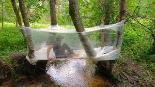 Building an Amazing Shelter Over the WATER with Plastic Wrap. RELAXING CAMP/ BUSHCRAFT TENT/SURVIVAL