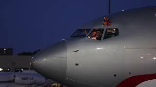 Piloot Koning Willem-Alexander en Koningin Maxima komen aan op vliegveld Atlanta