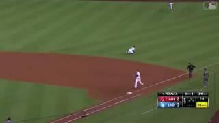 Kike Hernandez Incredible Game-Saving Diving Stop vs D-Backs | Dodgers vs D-Backs