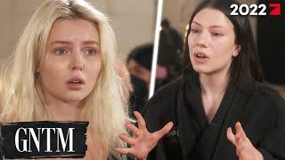 Catwalk am Anfang? Nicht alle Models sind begeistert vom Twin Walk | GNTM 2022 | ProSieben