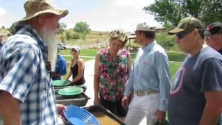 Woody Teaches Gold Panning - 06/11/2016