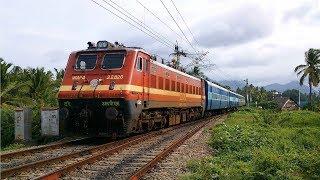 Indian Railways shuntman and shunting | Chennai Central | Electric engine|Skilled man doing fast job