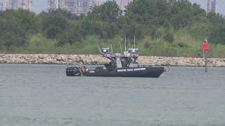 Coast Guard, HCSO, HPD searching for missing person after tugboat sinks near Lynchburg Ferry