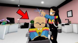 Le CORTO EL PELO a mi hermanita y la dejo CALVA  en roblox RP Brookhaven | paolazgames