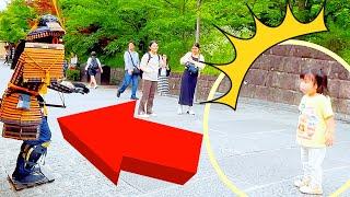 #60 САМУРАЙ Манекен сюрприз в Киото, Япония | Розыгрыш статуи и лучшие реакции в храме Киёмидзу