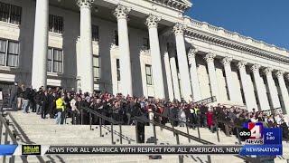 Controversial bill barring public unions from collective bargaining passes Utah Senate