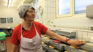 Von der Küche bis zum Kunden: Essen auf Rädern von der Caritas (Reportage)