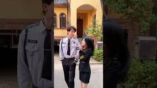 狱长整蛊别人被打#shorts #监狱长