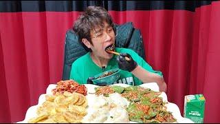 꽃돼지 호박전 짜장밥 새우만두 배추김치 양념깻입 한식먹방[korean food]mukbang Eating show 吃播