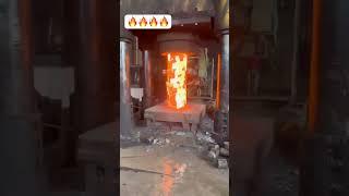 Погрузчик в плавильном цеху!