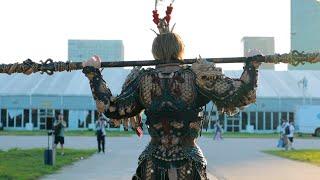 A Chinese cosplay enthusiast is imitating the main character of the game, Black Myth: Wukong.