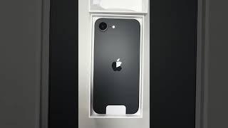 iPhone 16e Unboxing