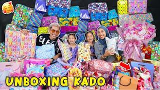 VLOG 1 JAM BONGKAR 1000 KADO ULANG TAHUN ALUNA DAN AMANDA!! MASYAALLAH DAPAT HADIAH MISTERIUS!!