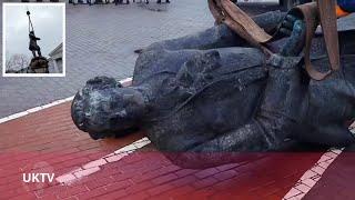 Statue of Russian scientist dismantled outside Ukrainian museum