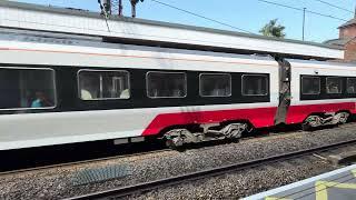 ⁠ @FMP346 catches a Greater Anglia Class 745/1 speeding through Southbury