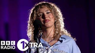 Lola Moxom - 'Untitled (How Does It Feel)' (D'Angelo Cover) 1Xtra's R&B Session