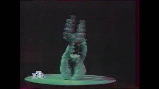 Contortion with pyramids of bowls, 1990 (?)