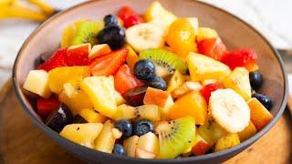 Obstsalat mit klassischem Dressing