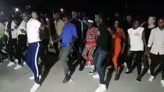 "Kizomba na Rua" Angola  Dancing the crazy Hit "Jerusalema"