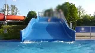 blaue Breitrutsche :: Breit-Wellenrutsche | Freibad Harsefeld