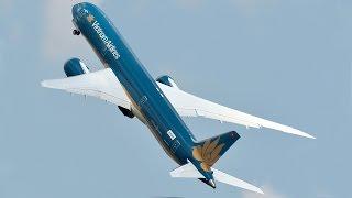 Unbelievable Boeing 787 VERTICAL Take-off - Paris Air Show 2015