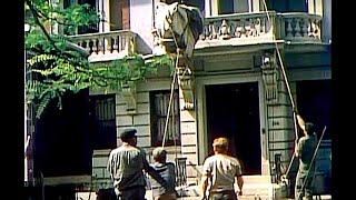 Watch Them Remove A Piano From An NYC Apartment In The 1960s